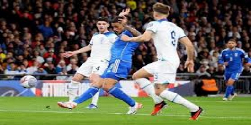 开云体育焦点回顾：意大利先声夺人，英格兰迅速稳住局势-开云体育