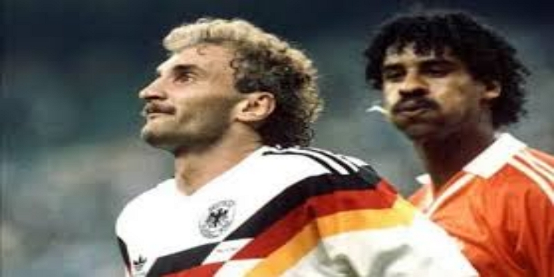 决赛沉闷与赛事亮点 -开云体育